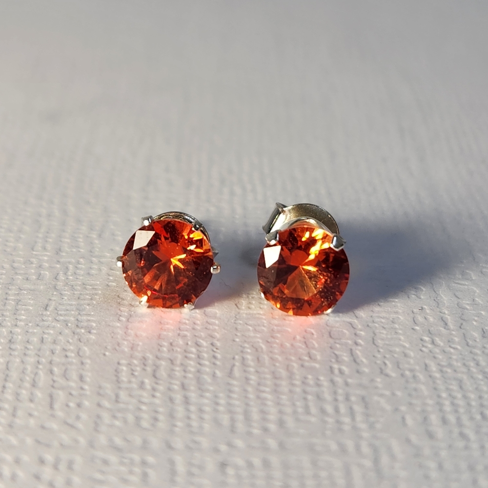 NIB REAL Lab Padparadscha Sapphire 925 Martini Set Siver Stud Earrings 6.5mm